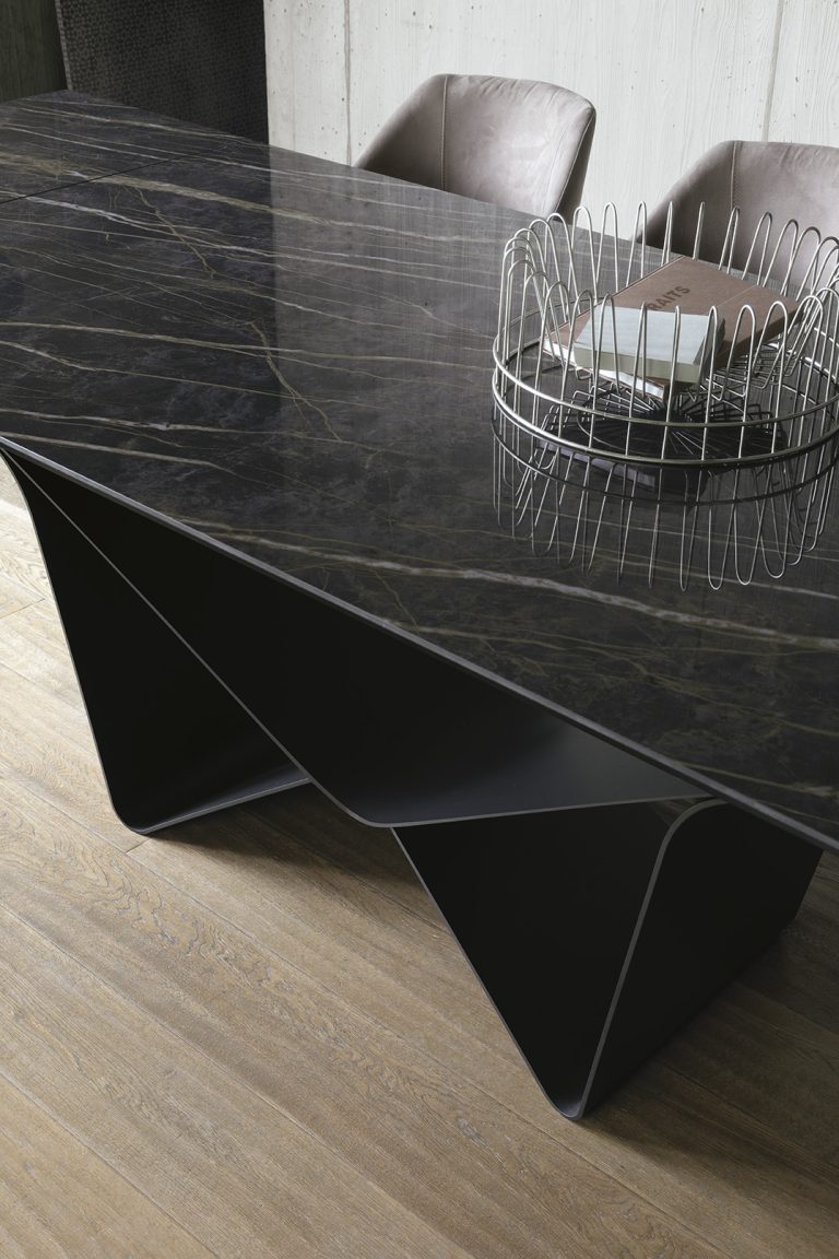 ALIANTE-GRES-NOIR-DESIRE_2631_F39Mod-768x1152