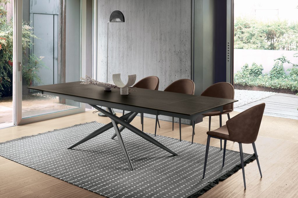 TAVOLO-TIFFANY-B-GENERALE_02_F51Mod-1024x683