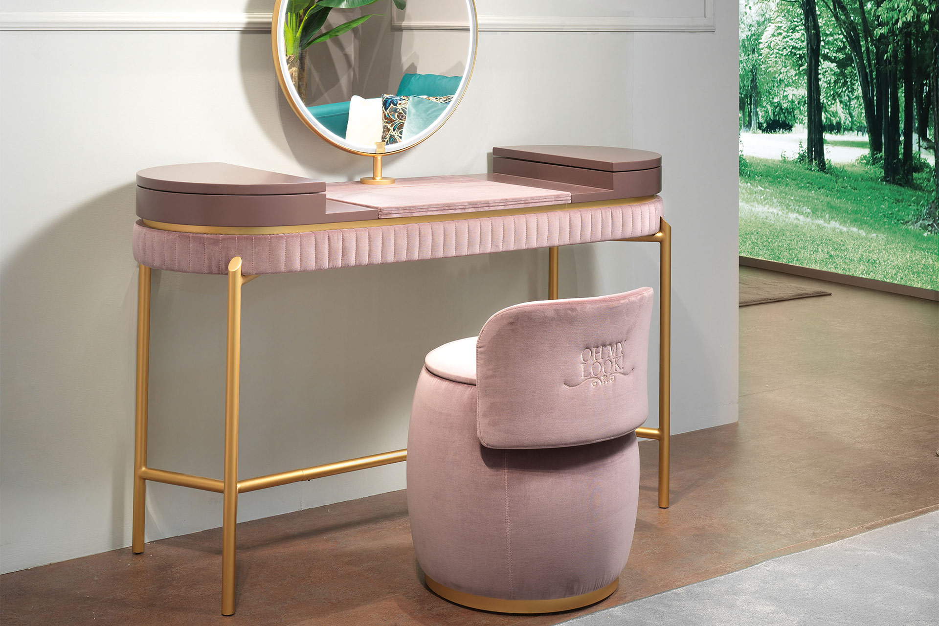 consolle-beauty-rosa-cipria-dettagli-oro-01